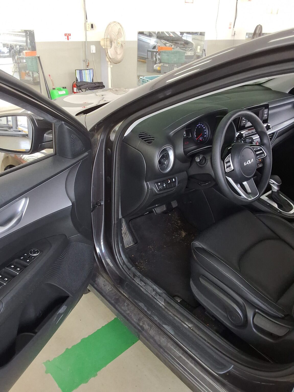 KIA THE NEW K3 1.6 GASOLINE TRENDY 2023 - zdjęcie 10