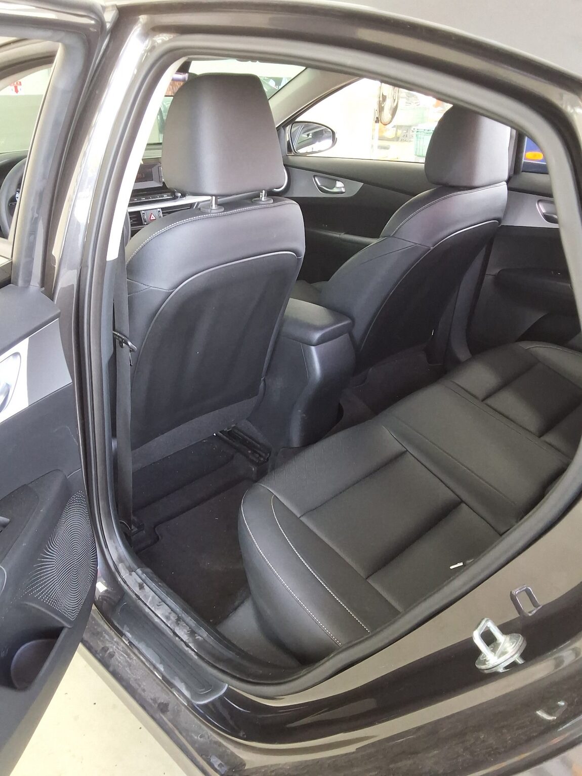 KIA THE NEW K3 1.6 GASOLINE TRENDY 2023 - zdjęcie 12