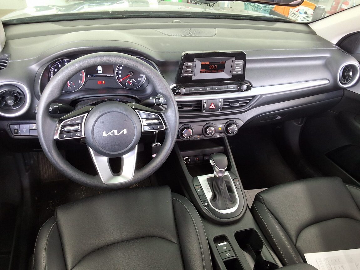 KIA THE NEW K3 1.6 GASOLINE TRENDY 2023 - zdjęcie 11
