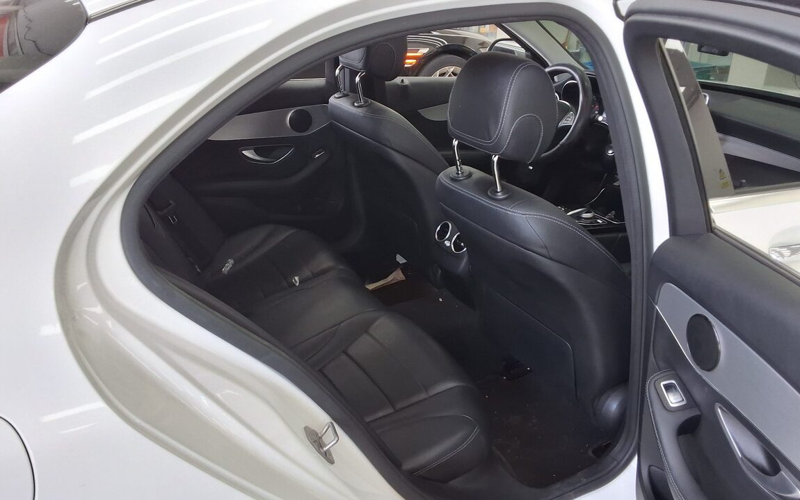 MERCEDES-BENZ C-CLASS (4TH GEN) C220 d AVANTGARDE 2018 - zdjęcie 13