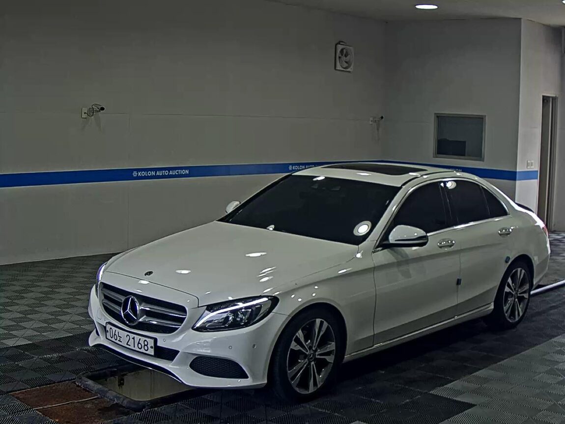 MERCEDES-BENZ C-CLASS (4TH GEN) C220 d AVANTGARDE 2018 - zdjęcie 2