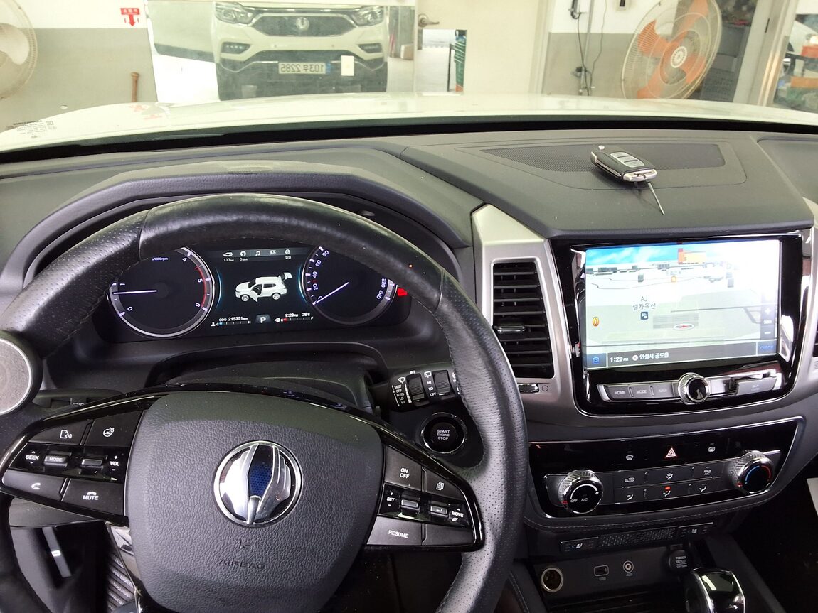 KG MOBILITY (SSANGYONG) G4 REXTON 2.2 2WD EURASIA EDITION 2018 - zdjęcie 17
