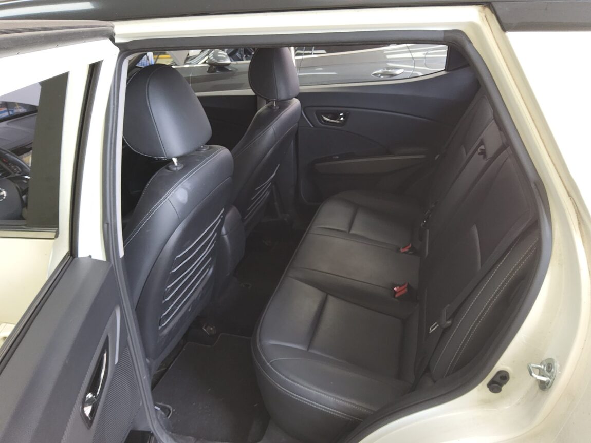 KG MOBILITY (SSANGYONG) TIVOLI GASOLINE 2WD VX 2017 - zdjęcie 12