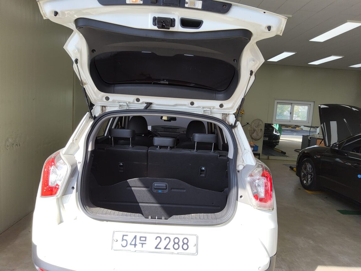 KG MOBILITY (SSANGYONG) TIVOLI GASOLINE 2WD VX 2017 - zdjęcie 15