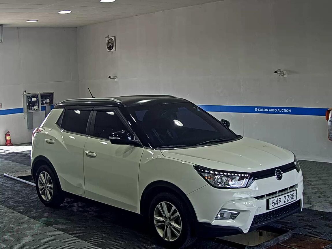 KG MOBILITY (SSANGYONG) TIVOLI GASOLINE 2WD VX 2017 - zdjęcie 3