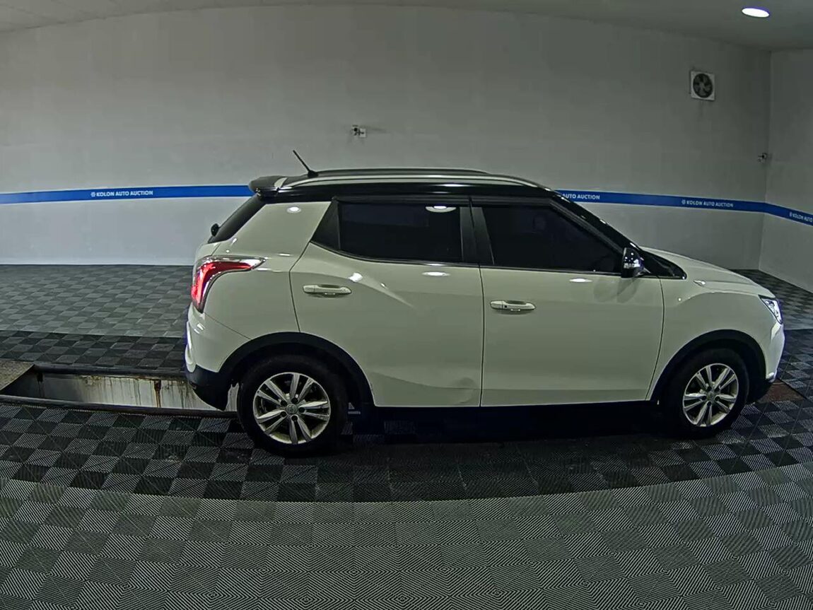 KG MOBILITY (SSANGYONG) TIVOLI GASOLINE 2WD VX 2017 - zdjęcie 4