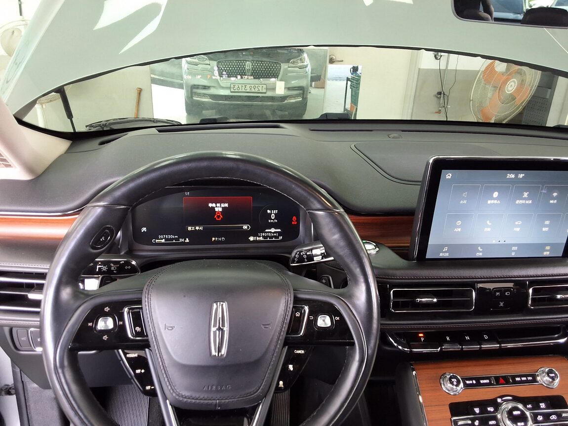 LINCOLN AVIATOR (2ND GEN) 3.0 V6 AWD RESERVE 2020 - zdjęcie 17