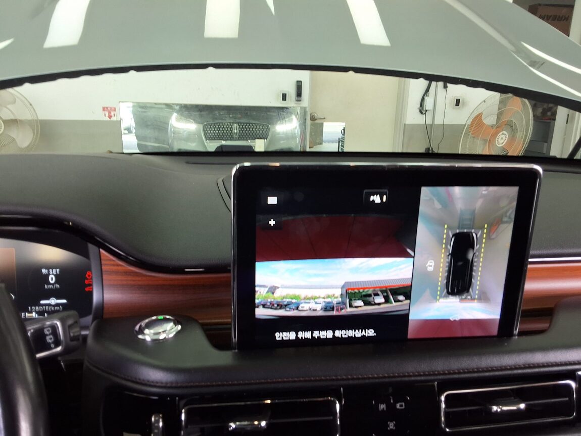 LINCOLN AVIATOR (2ND GEN) 3.0 V6 AWD RESERVE 2020 - zdjęcie 23