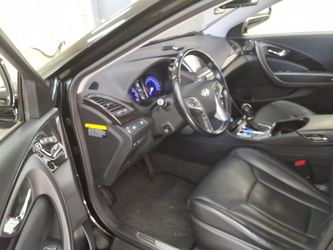 HYUNDAI GRANDEUR HG HG 240 MODERN 2015 - zdjęcie 11