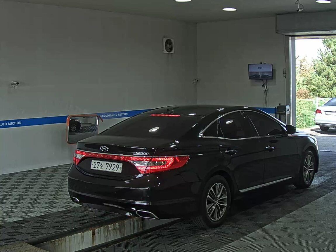 HYUNDAI GRANDEUR HG HG 240 MODERN 2015 - zdjęcie 5