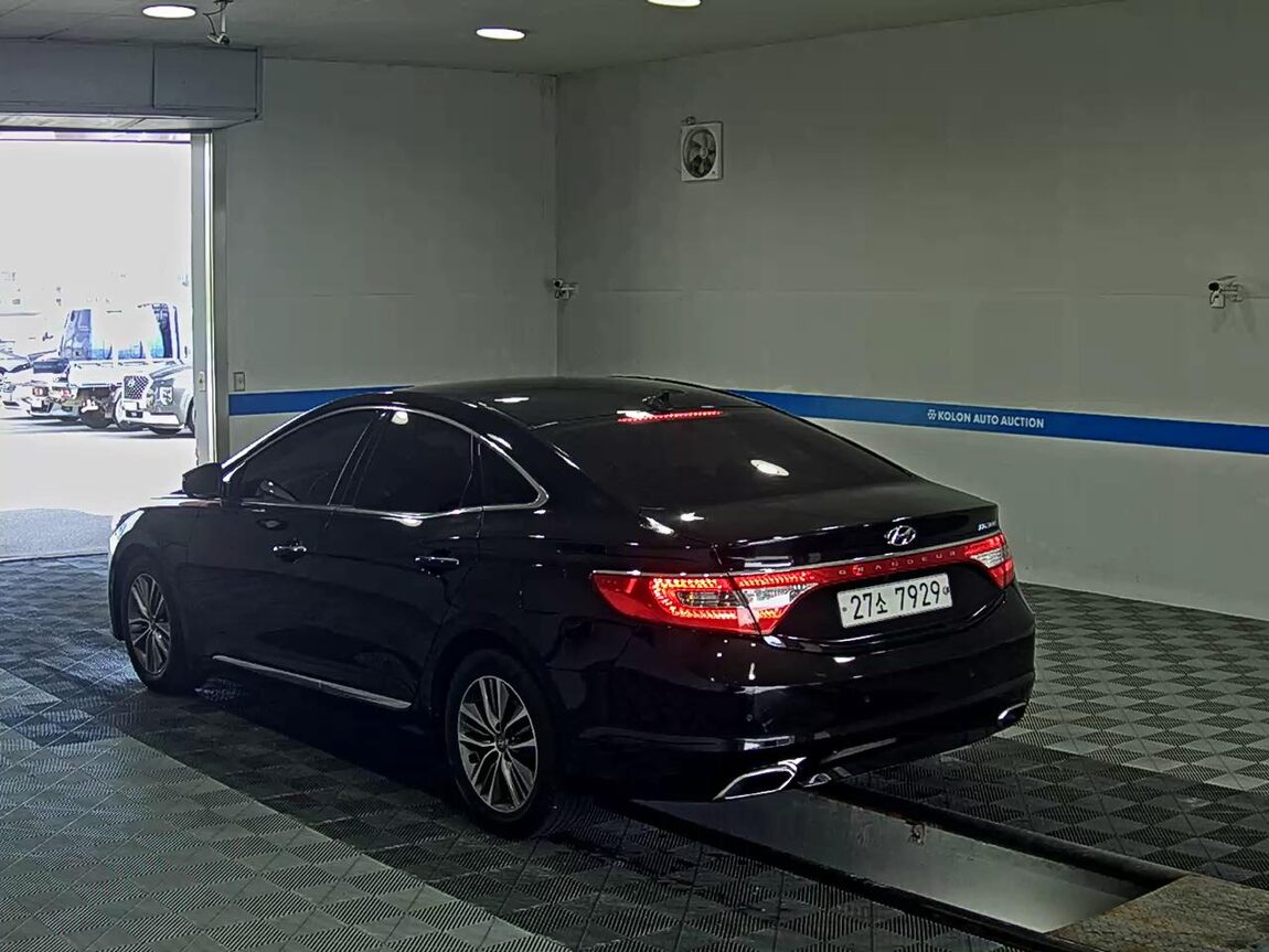 HYUNDAI GRANDEUR HG HG 240 MODERN 2015 - zdjęcie 6