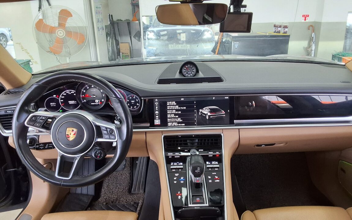 PORSCHE PANAMERA (2ND GEN) 3.0 4 2018 - zdjęcie 11