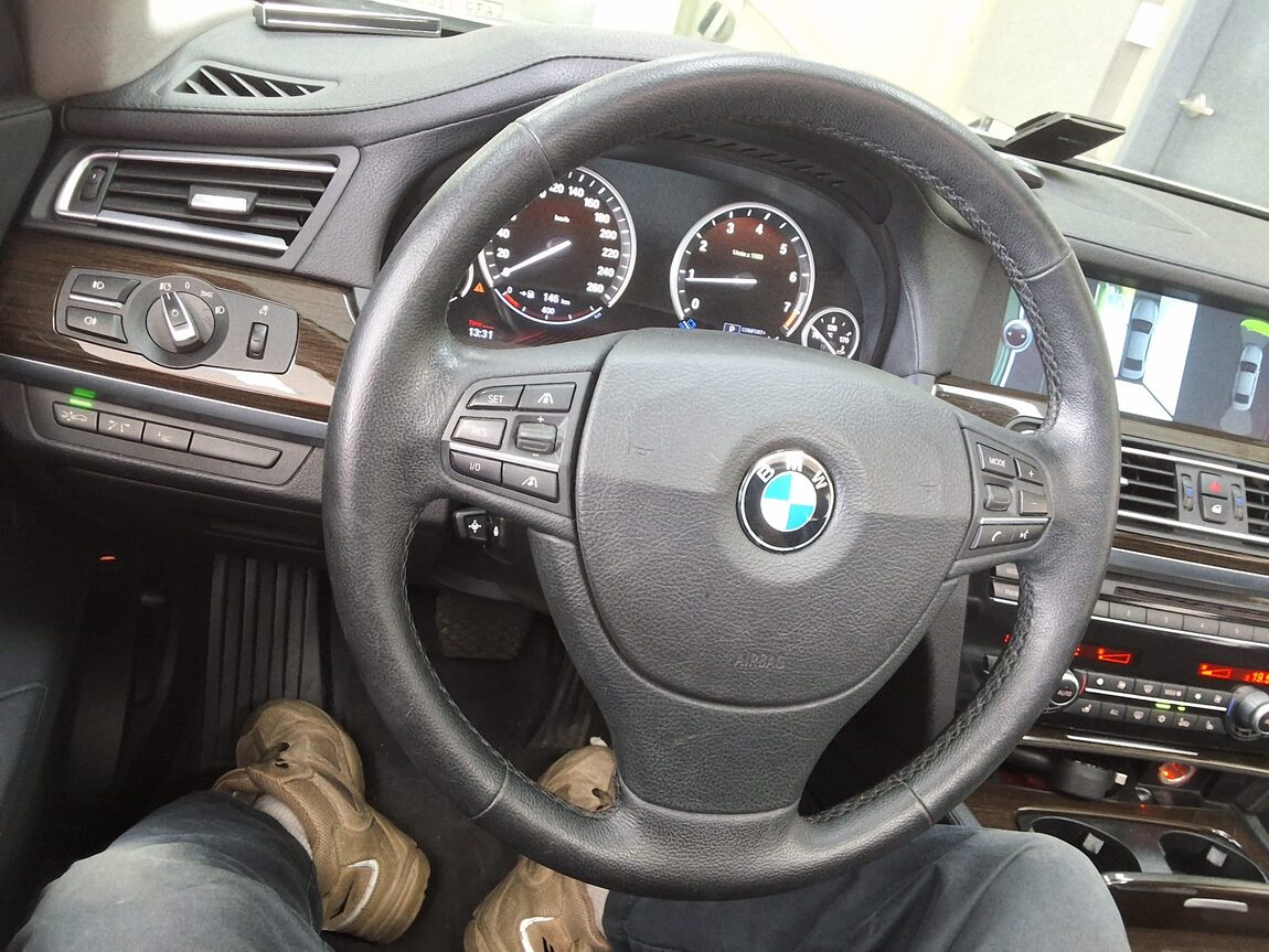 BMW 7 SERIES (5TH GEN) 740Li 2012 - zdjęcie 23