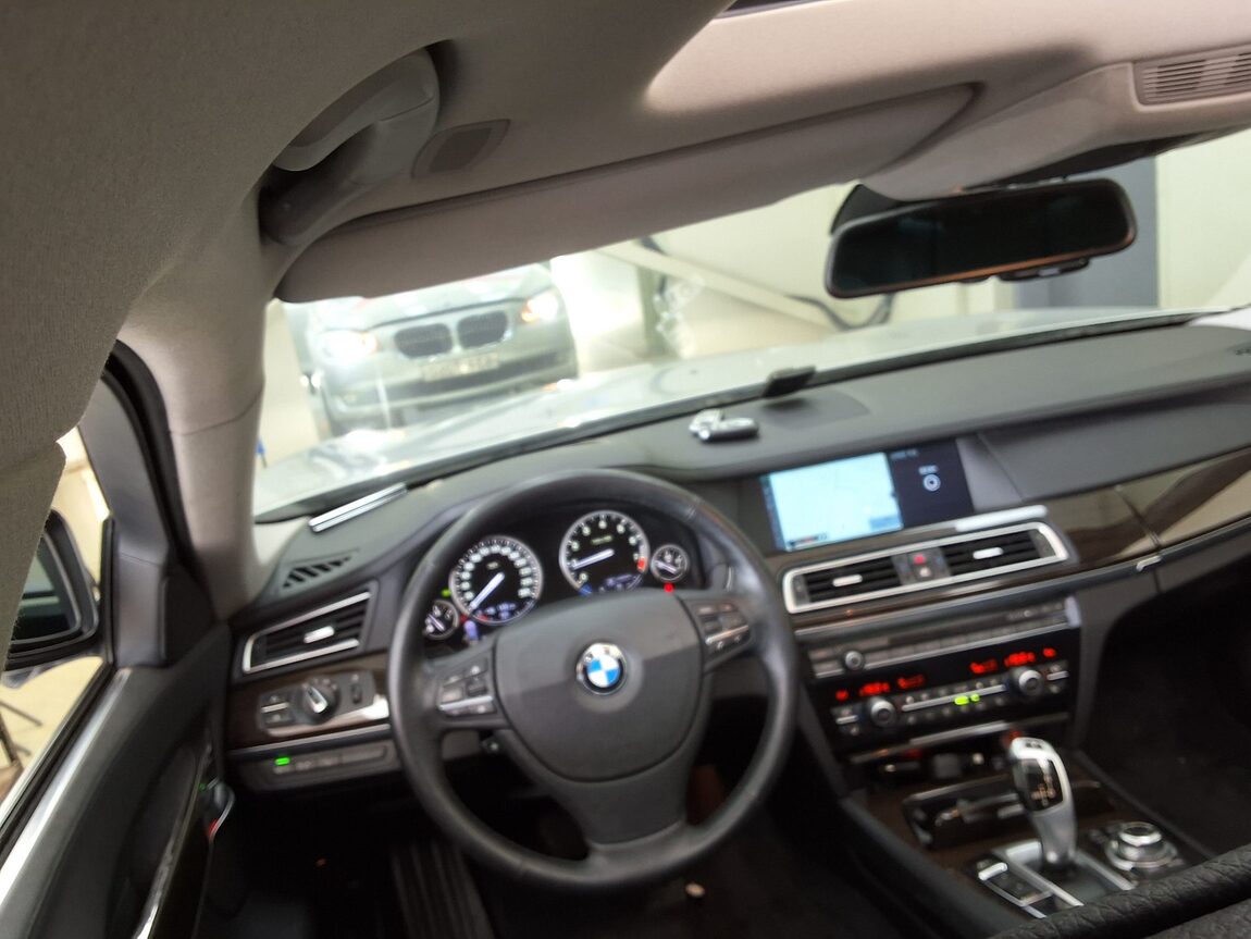BMW 7 SERIES (5TH GEN) 740Li 2012 - zdjęcie 12