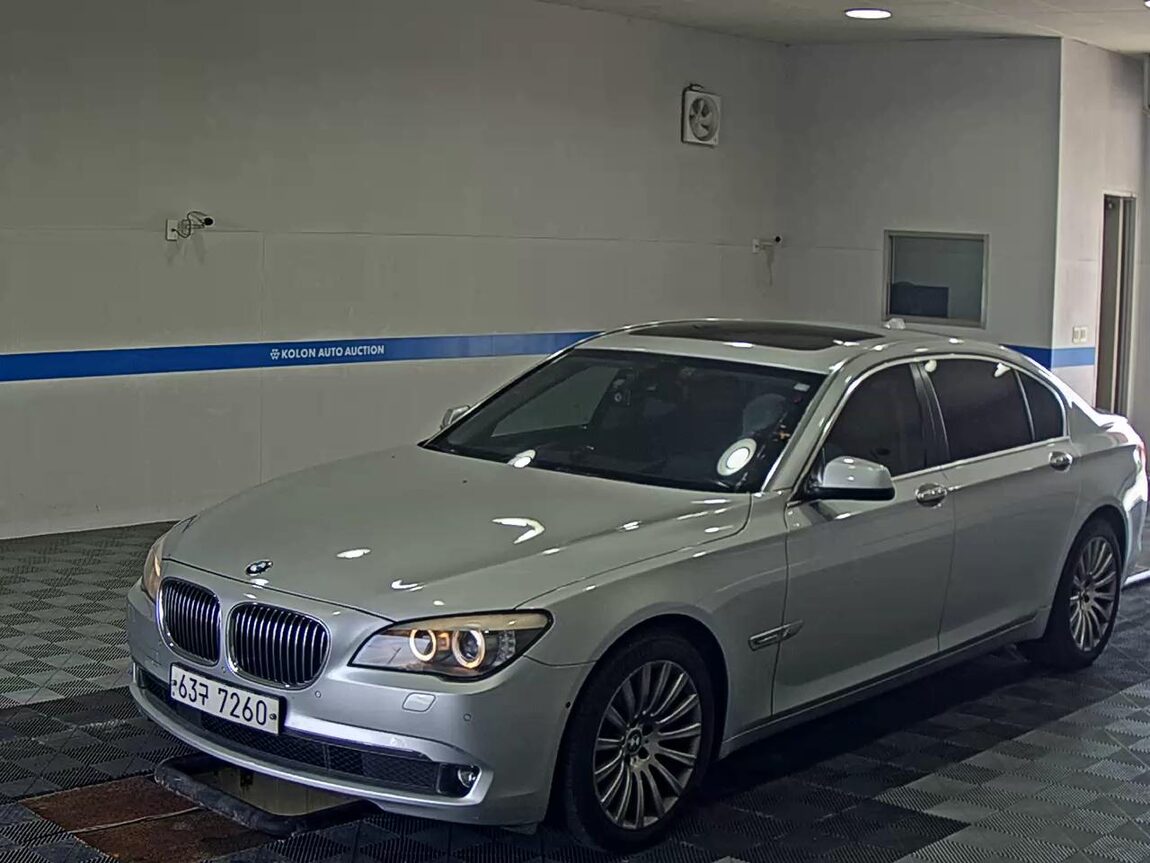 BMW 7 SERIES (5TH GEN) 740Li 2012 - zdjęcie 2