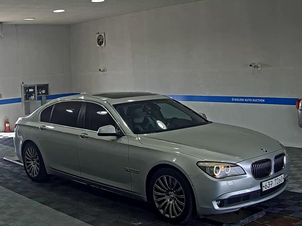 BMW 7 SERIES (5TH GEN) 740Li 2012 - zdjęcie 3