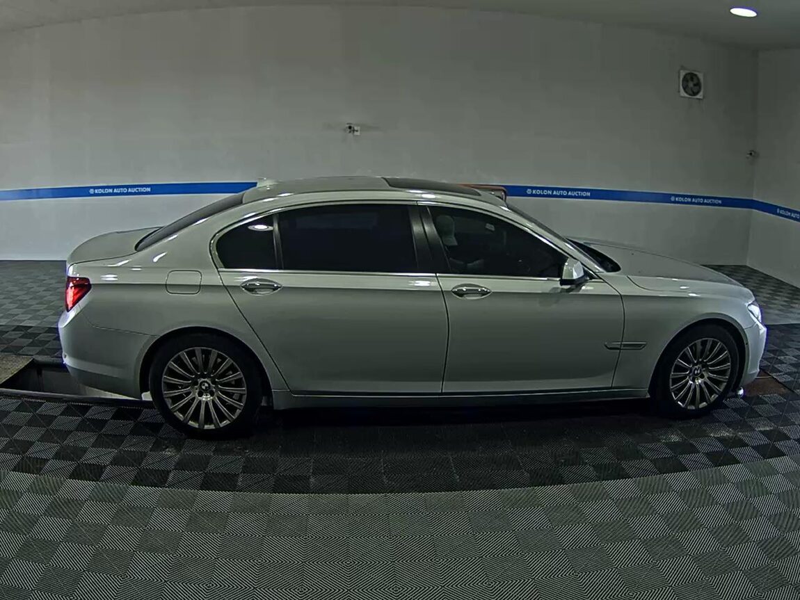 BMW 7 SERIES (5TH GEN) 740Li 2012 - zdjęcie 4
