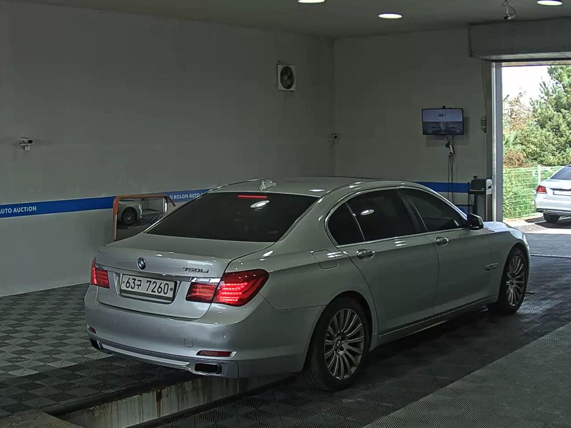 BMW 7 SERIES (5TH GEN) 740Li 2012 - zdjęcie 5