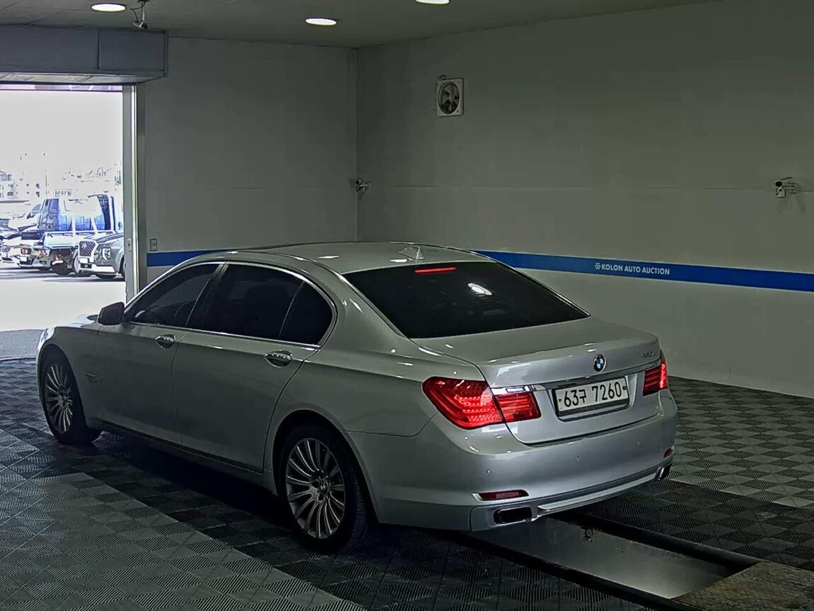 BMW 7 SERIES (5TH GEN) 740Li 2012 - zdjęcie 6