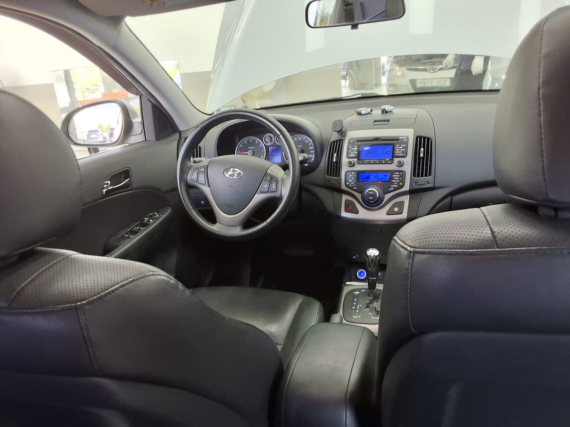 HYUNDAI i30 1.6 VVT PREMIER 2009 - zdjęcie 11