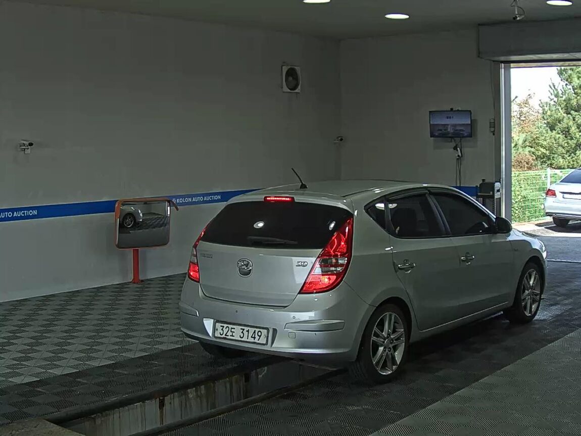 HYUNDAI i30 1.6 VVT PREMIER 2009 - zdjęcie 5