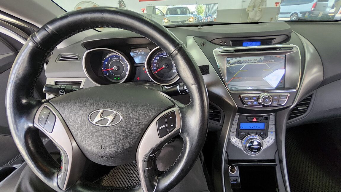 HYUNDAI AVANTE MD M16 GDi SMART 2013 - zdjęcie 19