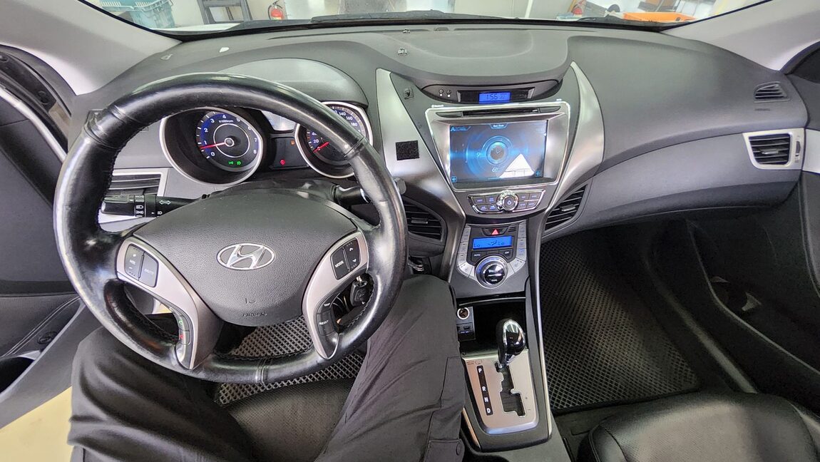 HYUNDAI AVANTE MD M16 GDi SMART 2013 - zdjęcie 11