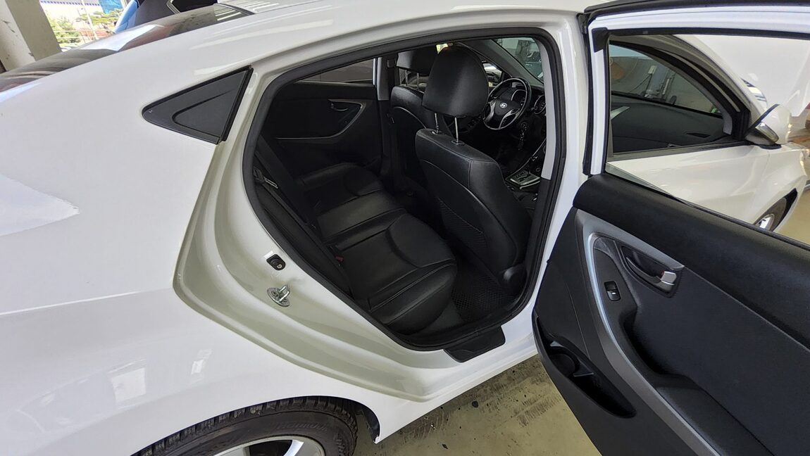 HYUNDAI AVANTE MD M16 GDi SMART 2013 - zdjęcie 13