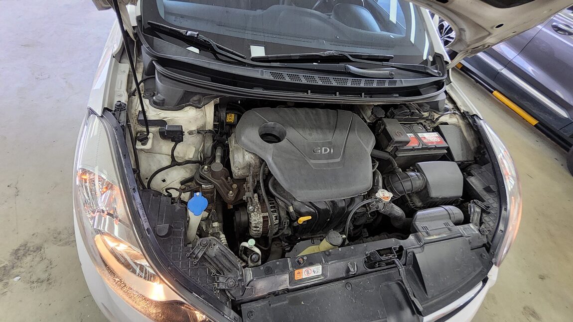 HYUNDAI AVANTE MD M16 GDi SMART 2013 - zdjęcie 21