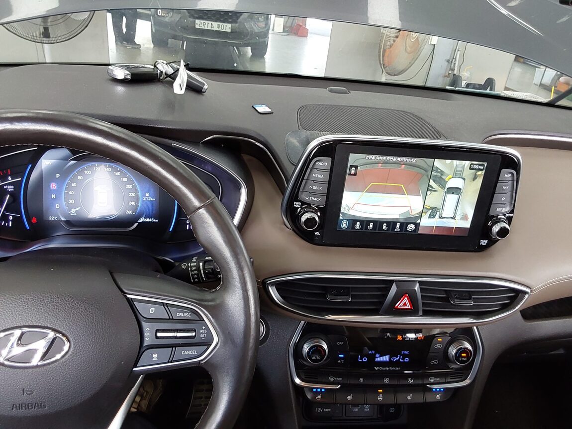 HYUNDAI SANTA FE (TM) R2.2 2WD PRESTIGE 2019 - zdjęcie 17