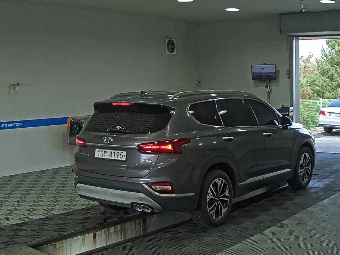HYUNDAI SANTA FE (TM) R2.2 2WD PRESTIGE 2019 - zdjęcie 5