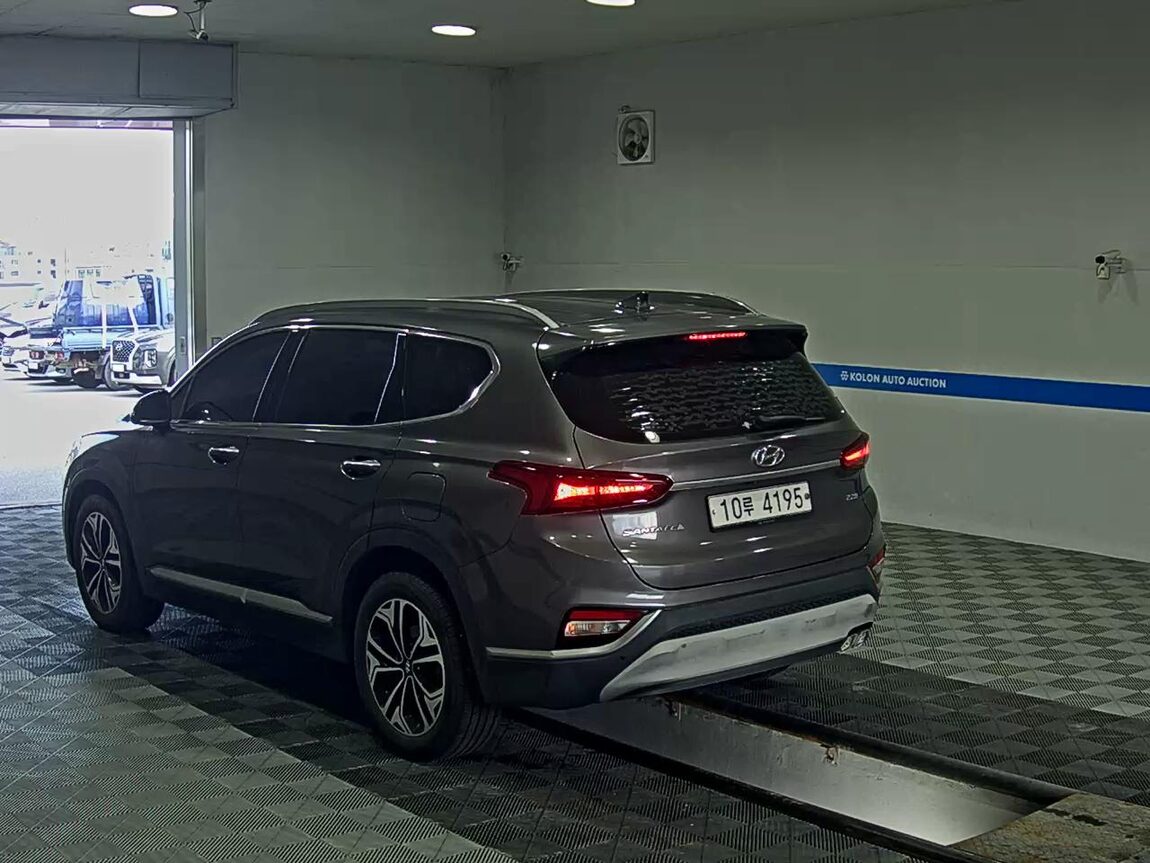 HYUNDAI SANTA FE (TM) R2.2 2WD PRESTIGE 2019 - zdjęcie 6