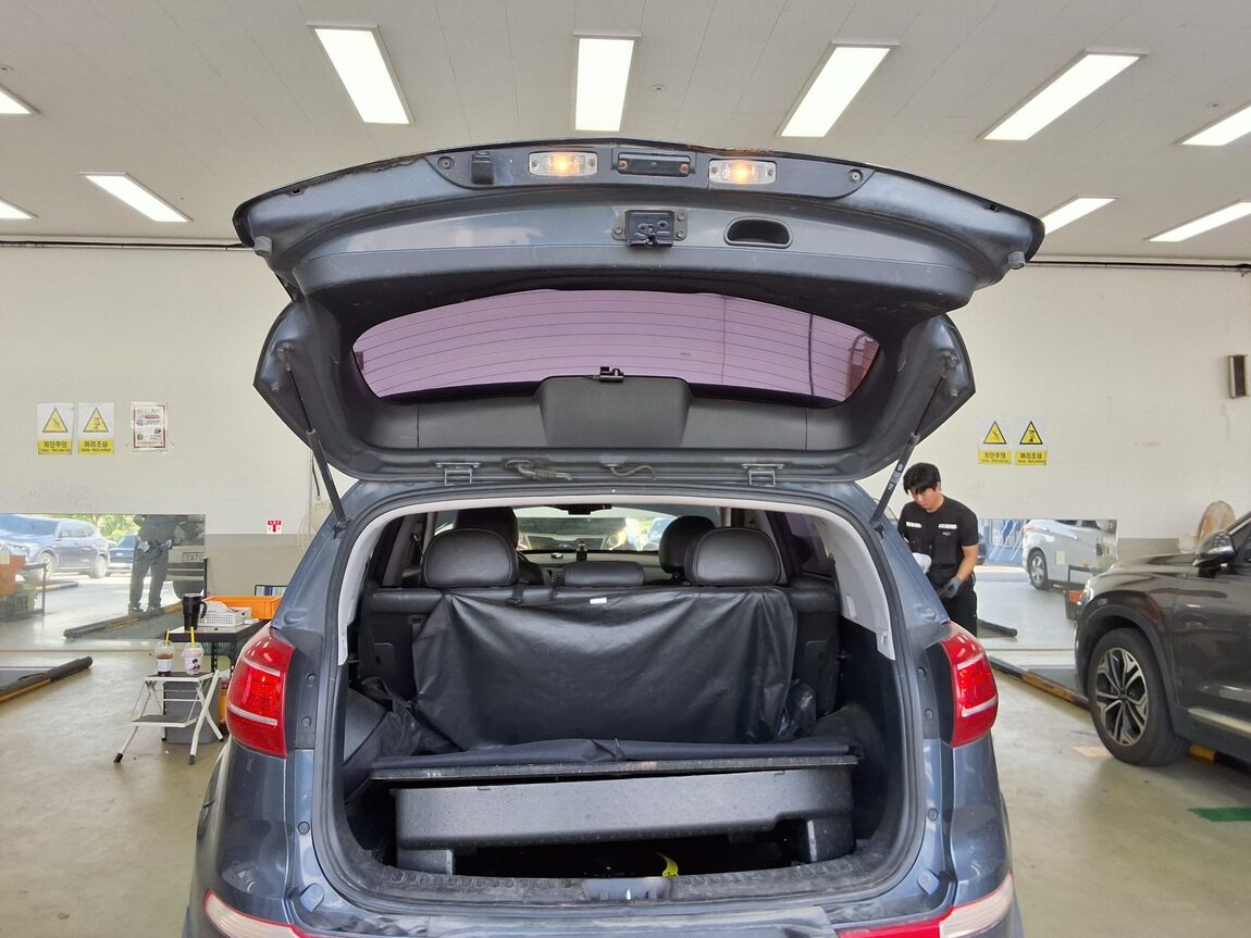 KIA SPORTAGE R DIESEL R2.0 4WD TLX LUXURY MODEL 2011 - zdjęcie 15