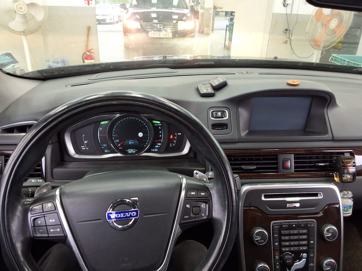 VOLVO S80 (2ND GEN) D5 2014 - zdjęcie 17