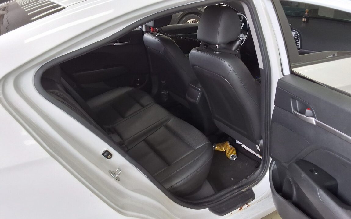 HYUNDAI THE NEW AVANTE AD 1.6 DIESEL SMART 2019 - zdjęcie 13