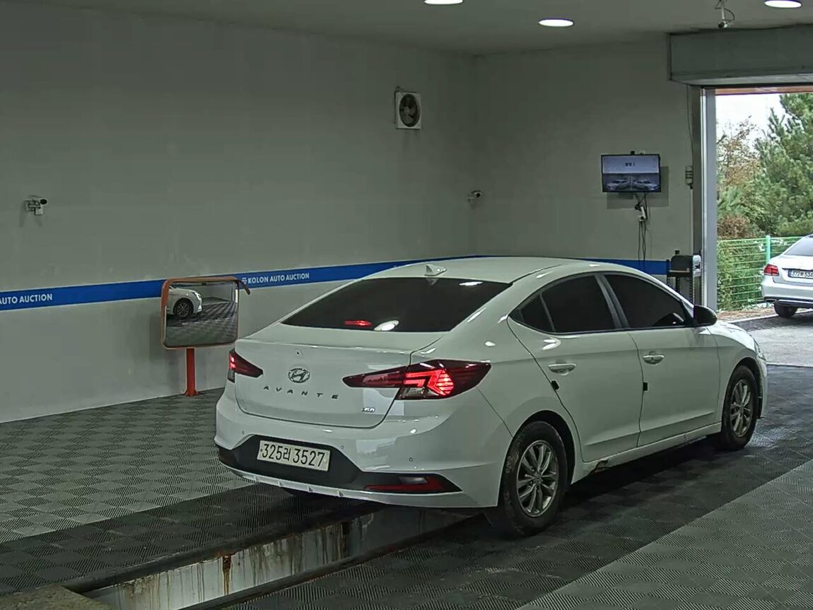 HYUNDAI THE NEW AVANTE AD 1.6 DIESEL SMART 2019 - zdjęcie 5