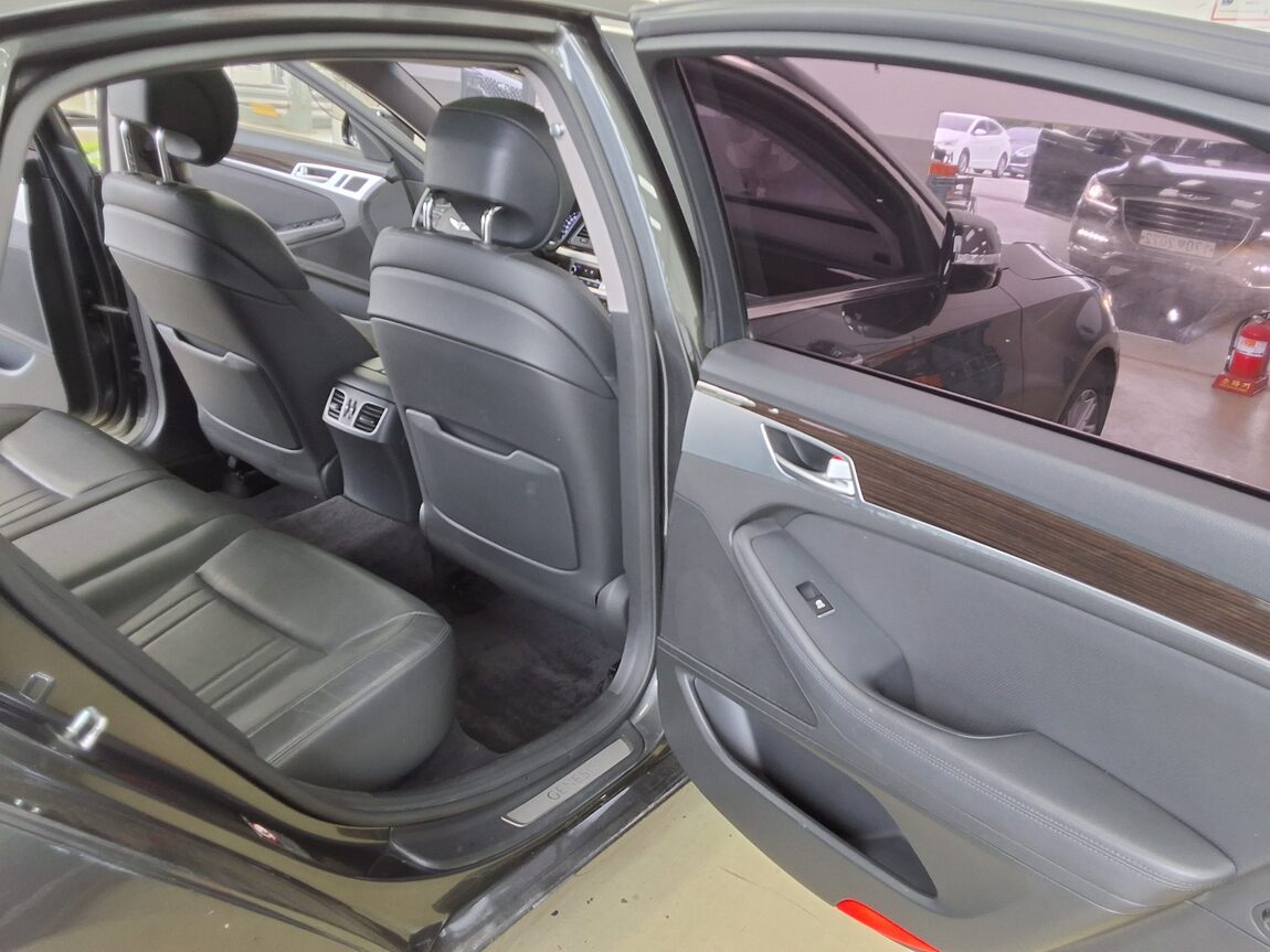 GENESIS G80 3.3 GDi LUXURY 2017 - zdjęcie 13