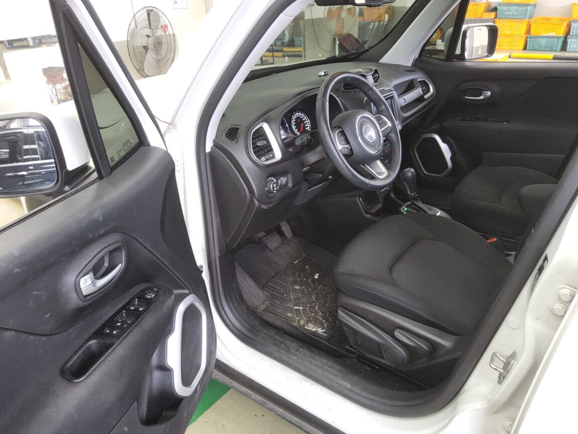 JEEP RENEGADE 2.4 GASOLINE LONGITUDE 2021 - zdjęcie 10
