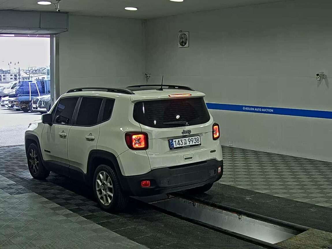 JEEP RENEGADE 2.4 GASOLINE LONGITUDE 2021 - zdjęcie 6
