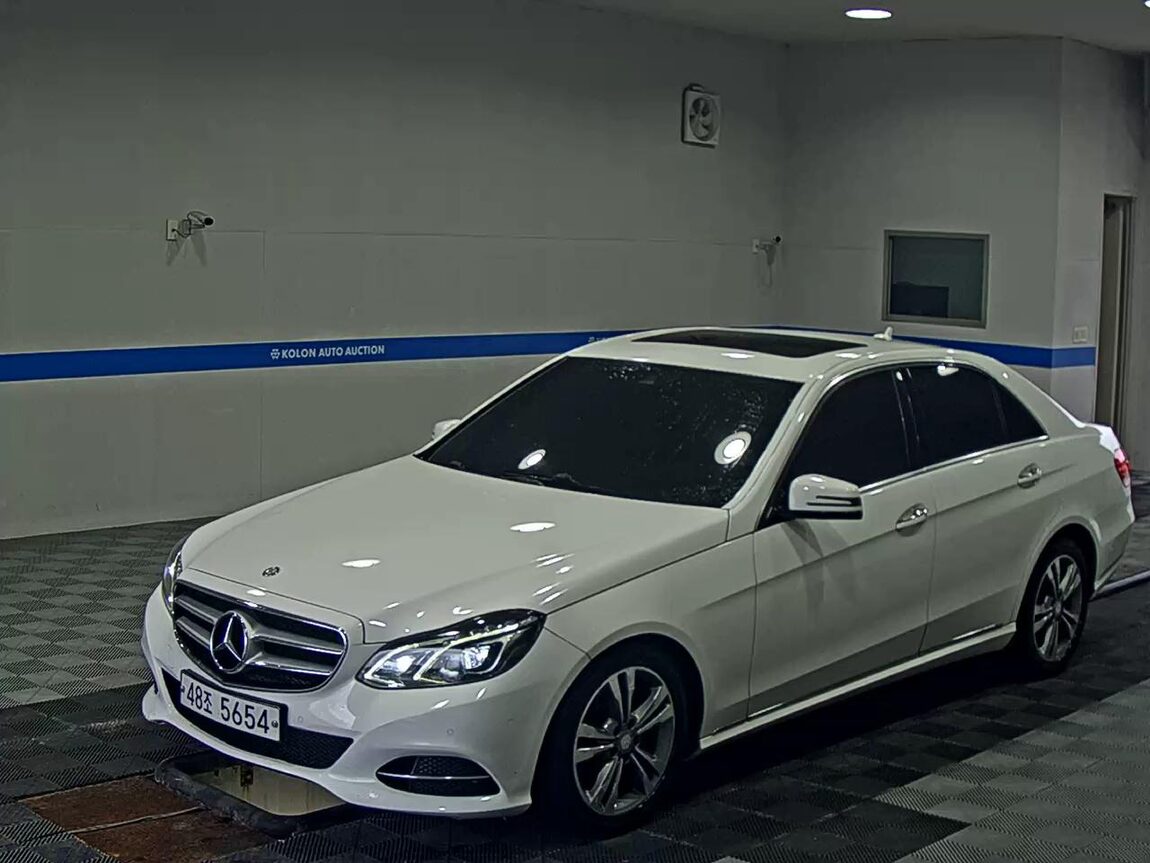 MERCEDES-BENZ E-CLASS (4TH GEN) E220 CDI BLUETEC AVANTGARDE 2015 - zdjęcie 2