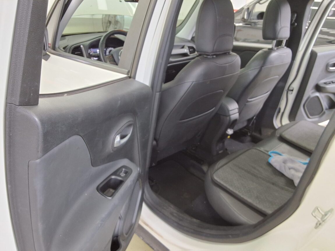 JEEP RENEGADE 2.4 GASOLINE LIMITED 2021 - zdjęcie 12