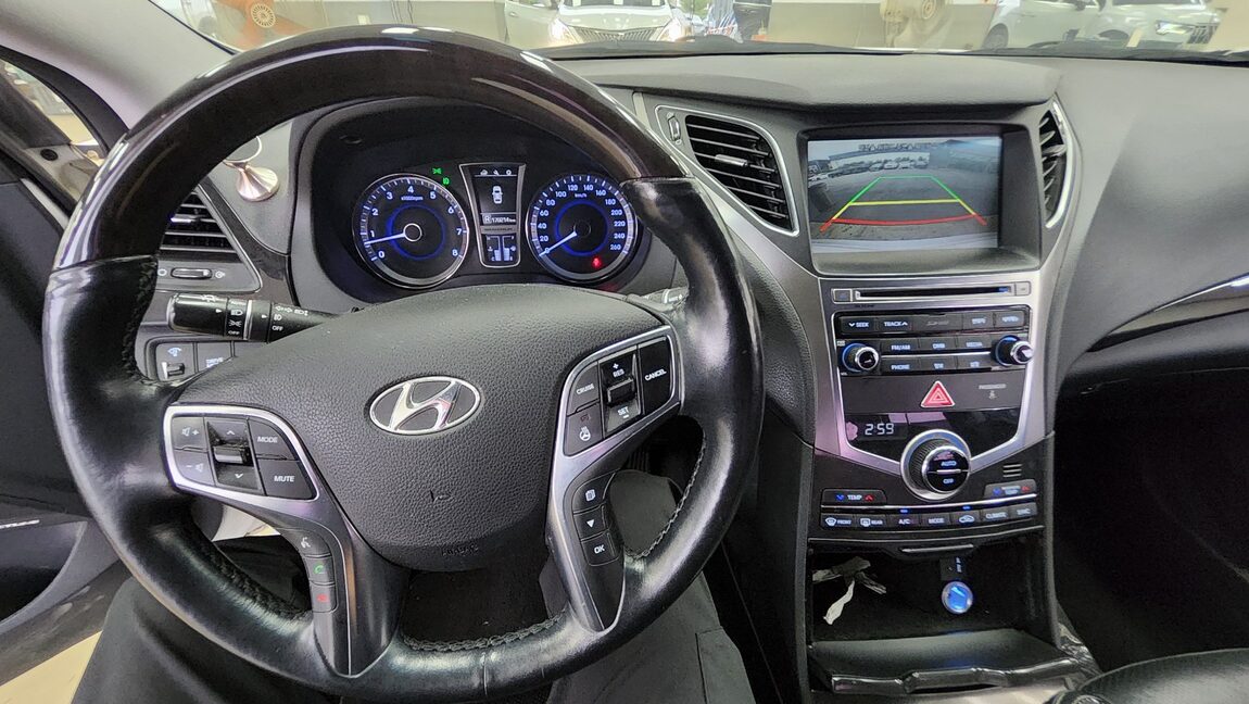 HYUNDAI GRANDEUR HG HG 240 MODERN COLLECTION 2017 - zdjęcie 19