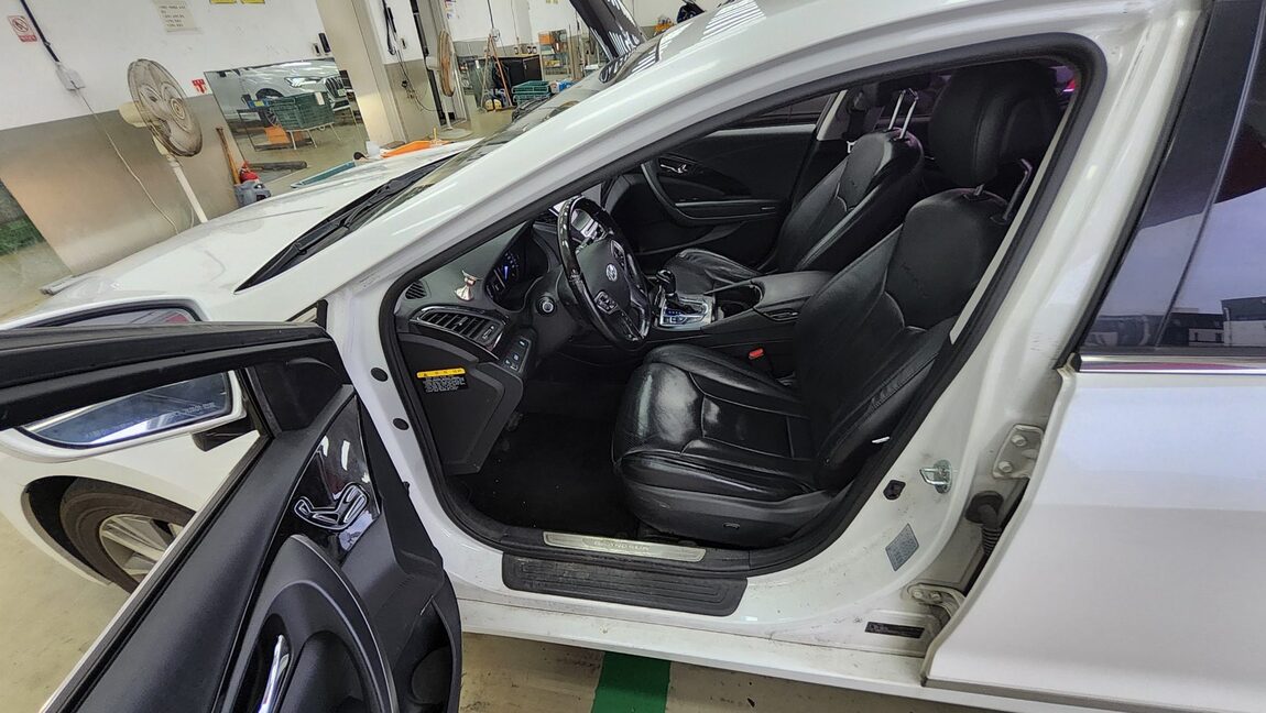 HYUNDAI GRANDEUR HG HG 240 MODERN COLLECTION 2017 - zdjęcie 10