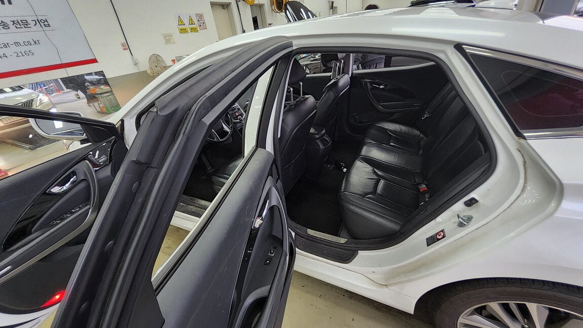 HYUNDAI GRANDEUR HG HG 240 MODERN COLLECTION 2017 - zdjęcie 12