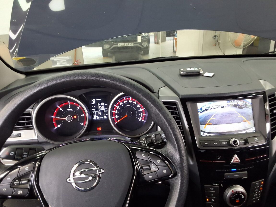 KG MOBILITY (SSANGYONG) TIVOLI AIR DIESEL 4WD AX 2019 - zdjęcie 18