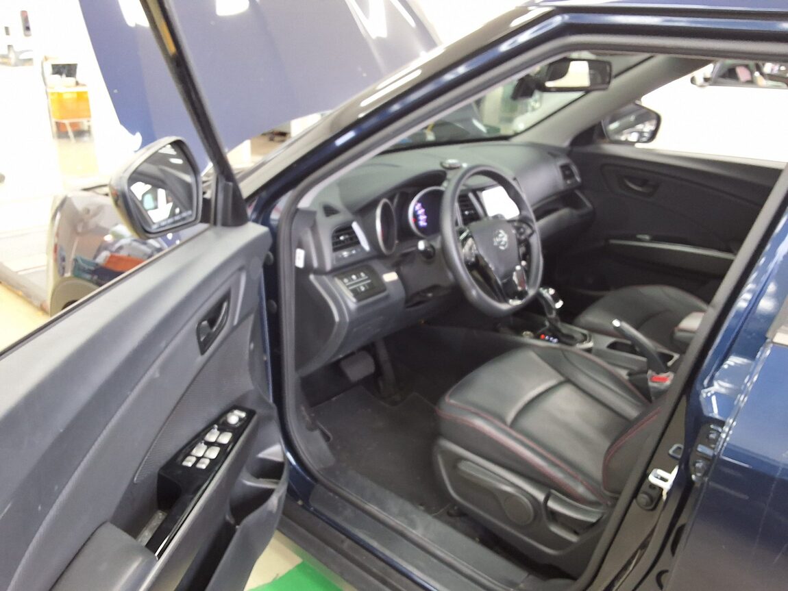 KG MOBILITY (SSANGYONG) TIVOLI AIR DIESEL 4WD AX 2019 - zdjęcie 10