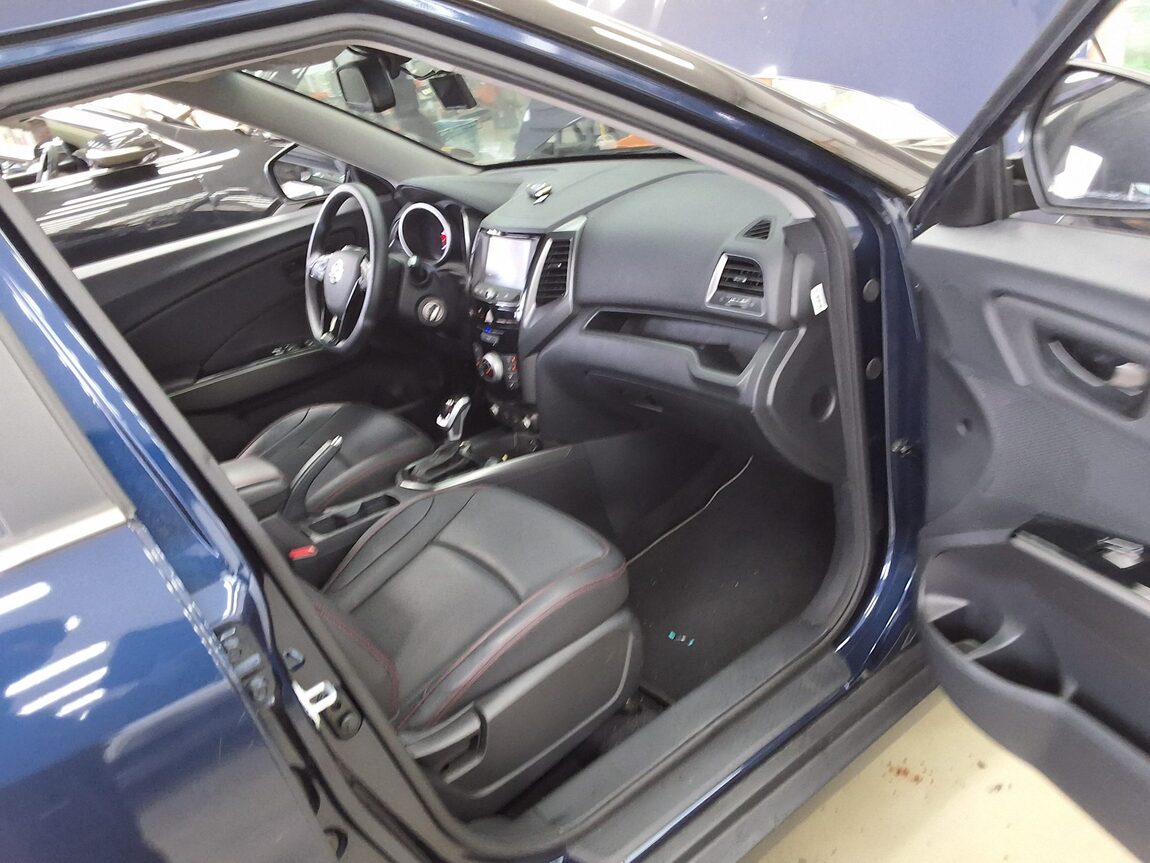 KG MOBILITY (SSANGYONG) TIVOLI AIR DIESEL 4WD AX 2019 - zdjęcie 14