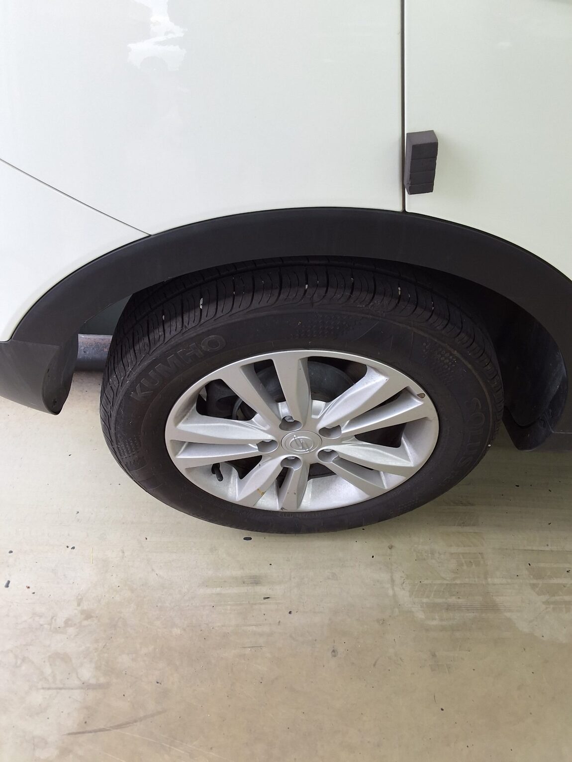 KG MOBILITY (SSANGYONG) TIVOLI GASOLINE 2WD TX 2015 - zdjęcie 23