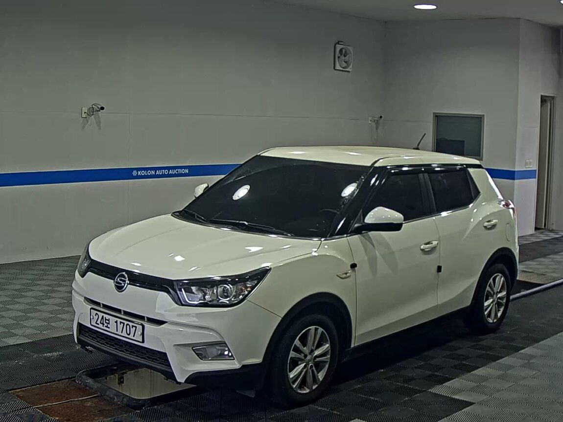 KG MOBILITY (SSANGYONG) TIVOLI GASOLINE 2WD TX 2015 - zdjęcie 2