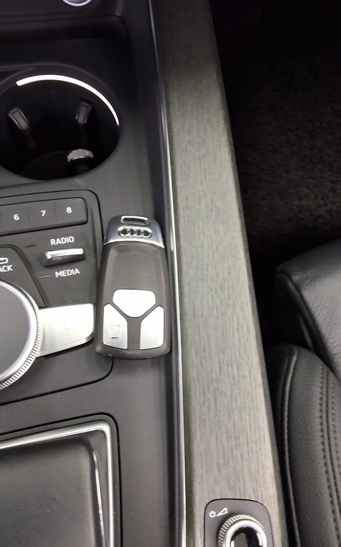 AUDI A4 (5TH GEN) 35 TDI QUATTRO PREMIUM 2018 - zdjęcie 20